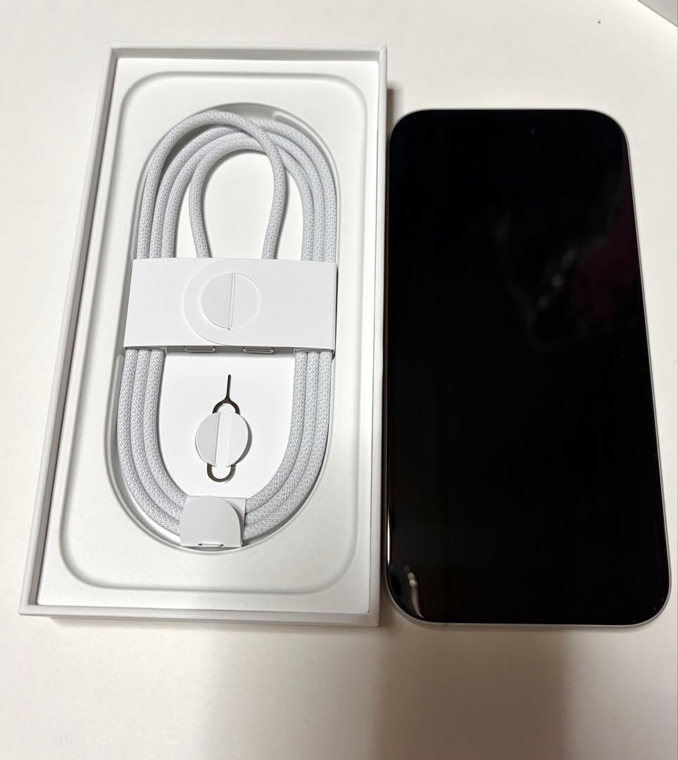 iPhone16 256GB 本体　美品　94% 傷無し　ケース付き
