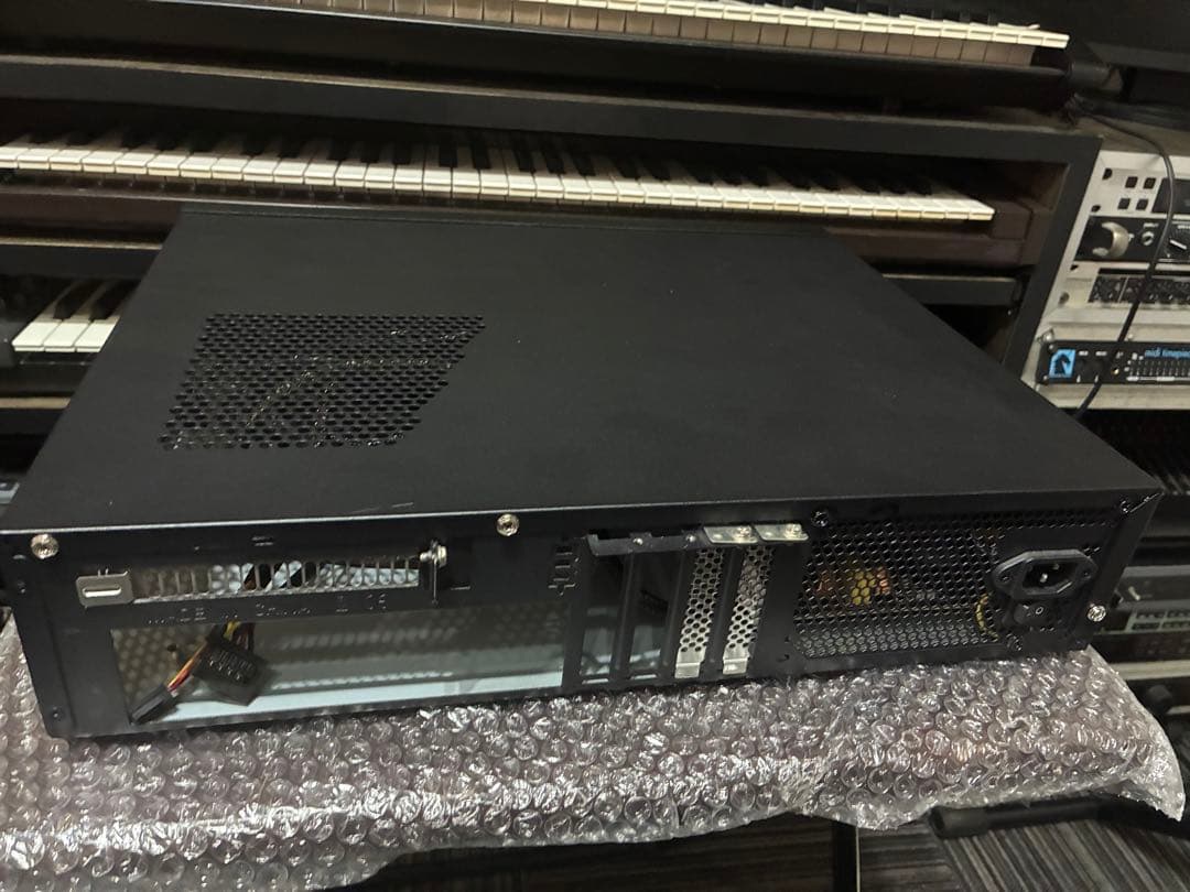 SilverStone Milo ML04 横型スリムケース（電源・DVD付き）