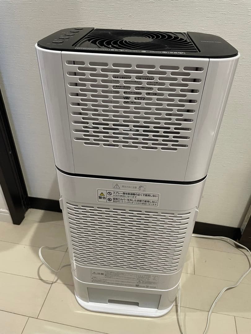 サーキュレーター除湿機　2022年製　アイリスオーヤマ　衣類乾燥除湿機