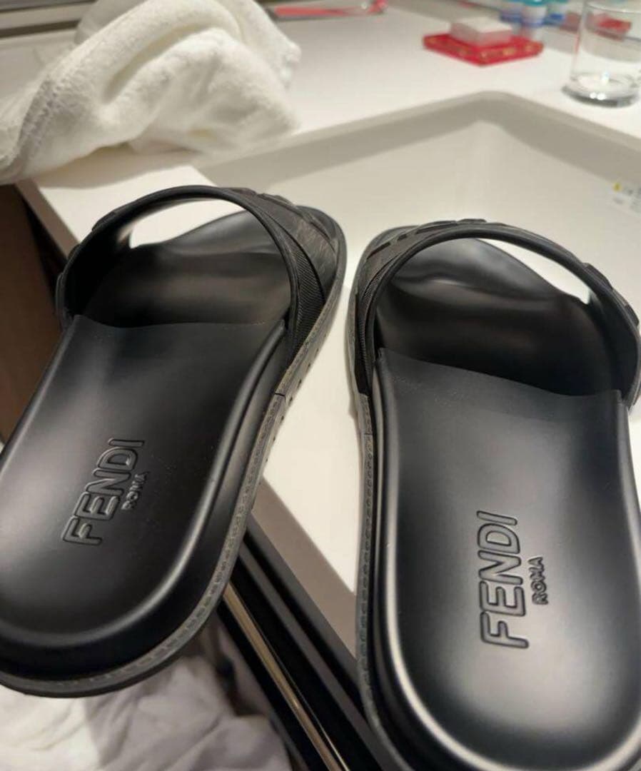 激安❗️ FENDI サンダル　ブラック　ズッカ　ff ロゴ