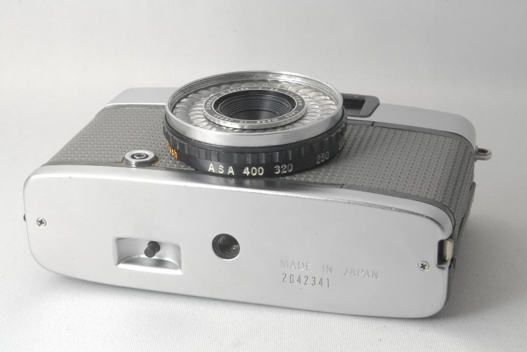 フィルムカメラ OLYMPUS PEN EE-2