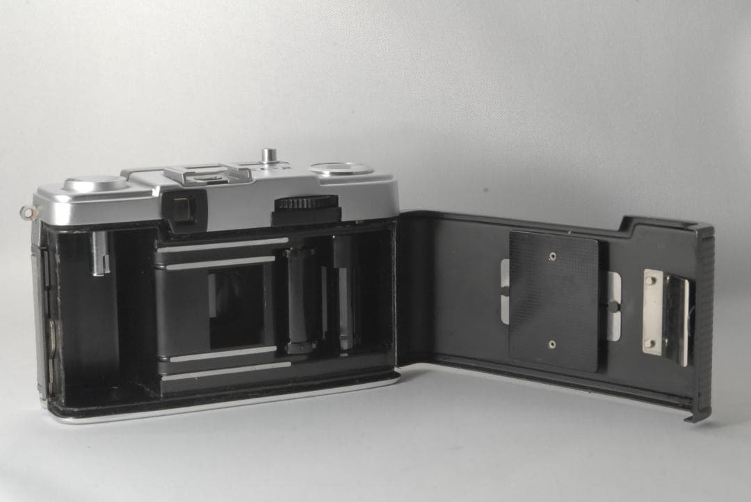 フィルムカメラ OLYMPUS PEN EE-2