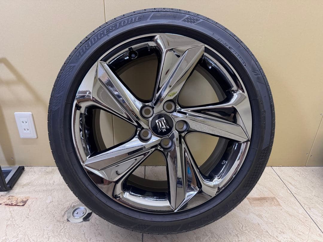 トヨタ 220系クラウン RS 純正ホイール・タイヤ・ナットセット【新車外し】