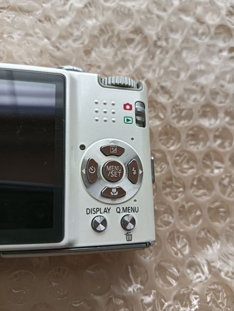 Panasonic　LUMIX　DMC-FX37　ホワイト