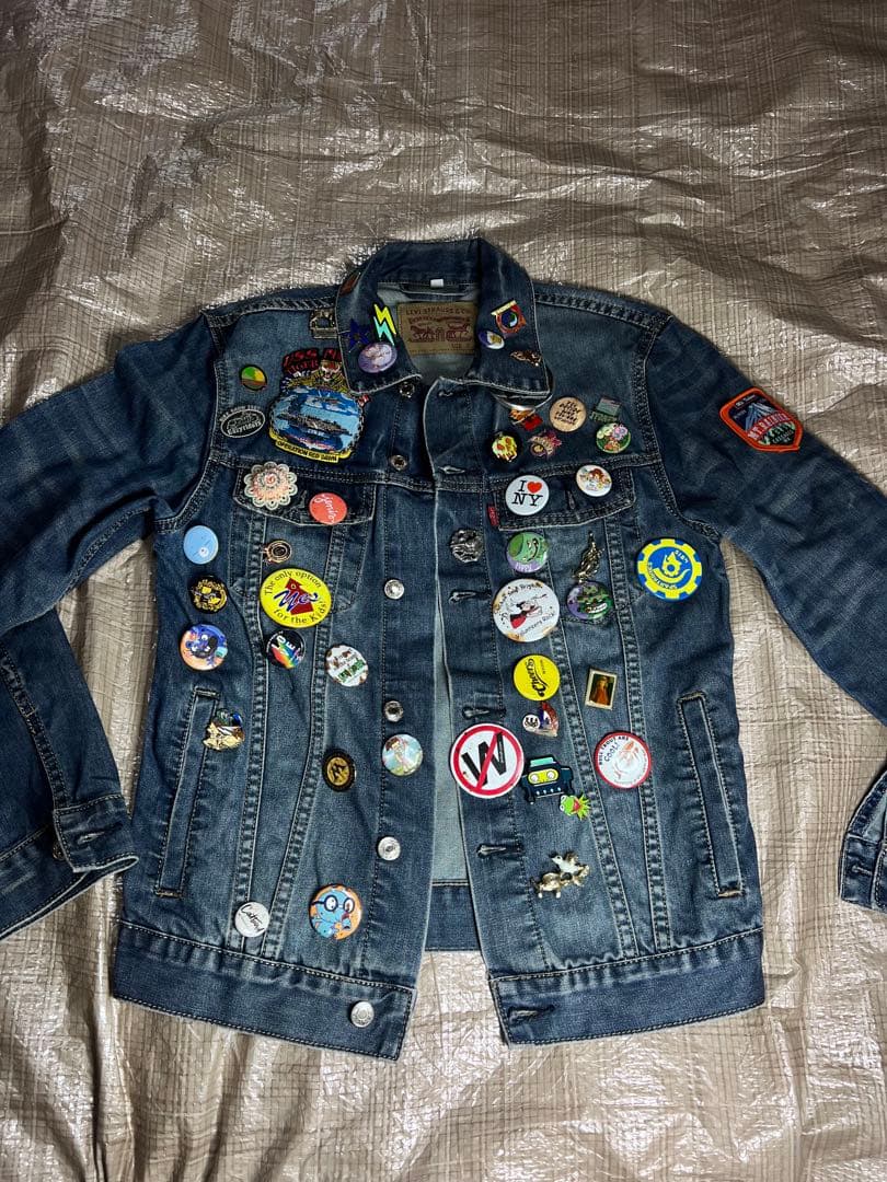 み*ら様 バッジ付きリーバイスレディースGジャン