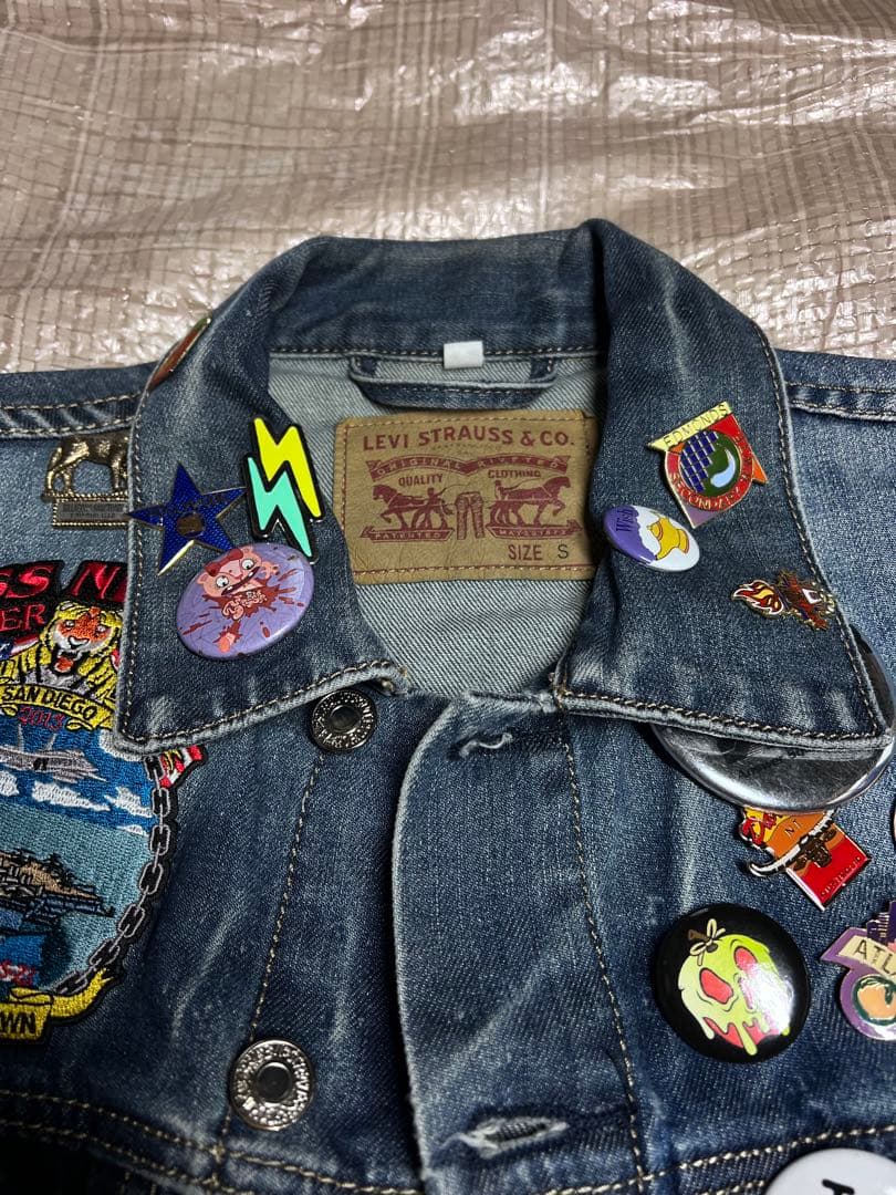 み*ら様 バッジ付きリーバイスレディースGジャン