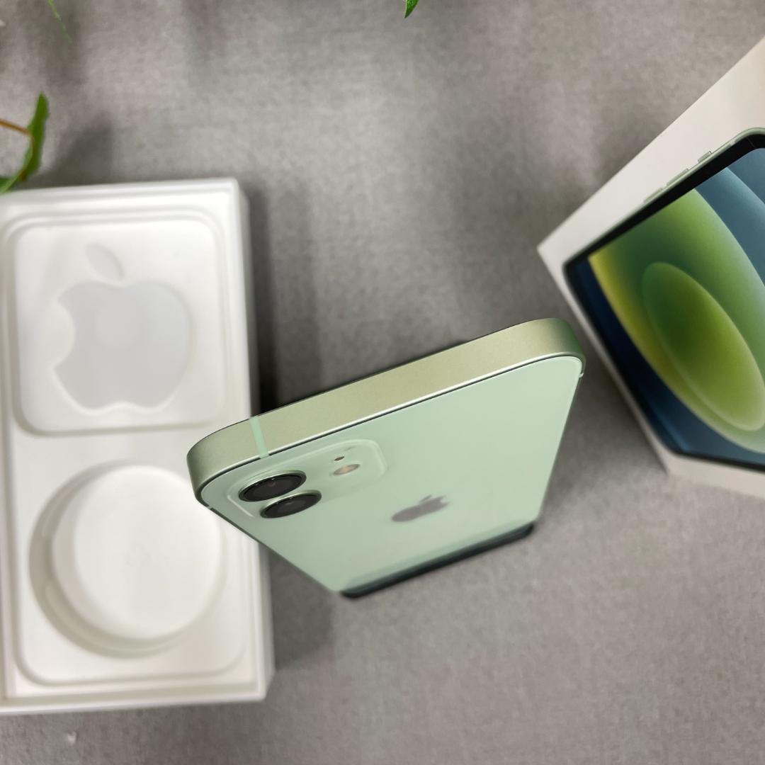 新品同様 iPhone 12 64GB グリーン 国内版 SIMフリー 送料無料