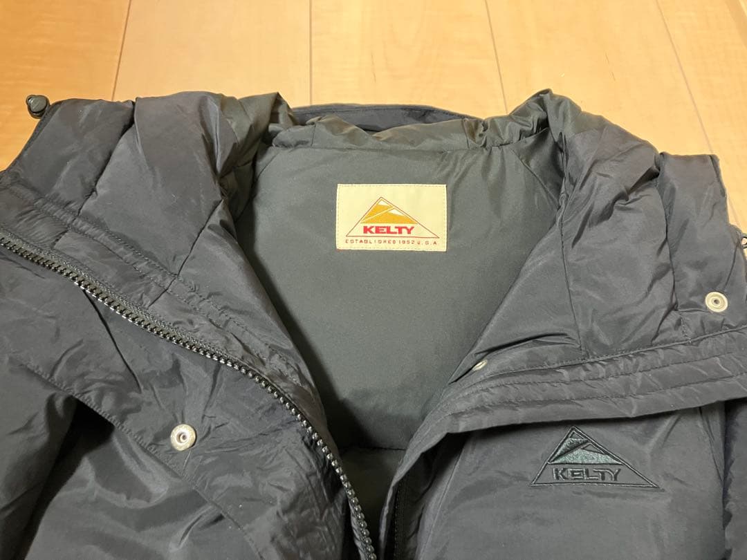 KELTY インサレーション　フード付きブラック