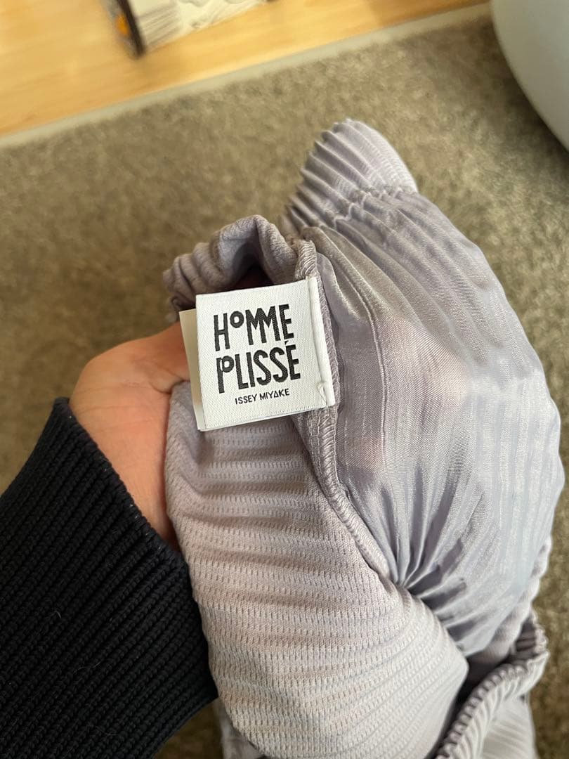 プリーツパンツ　オムプリッセイッセイミヤケ　薄いパープル　サイズ2