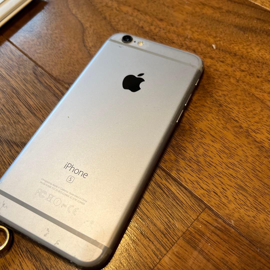 Apple iPhone 6S 64GB ケース　ストラップ付　イヤホン