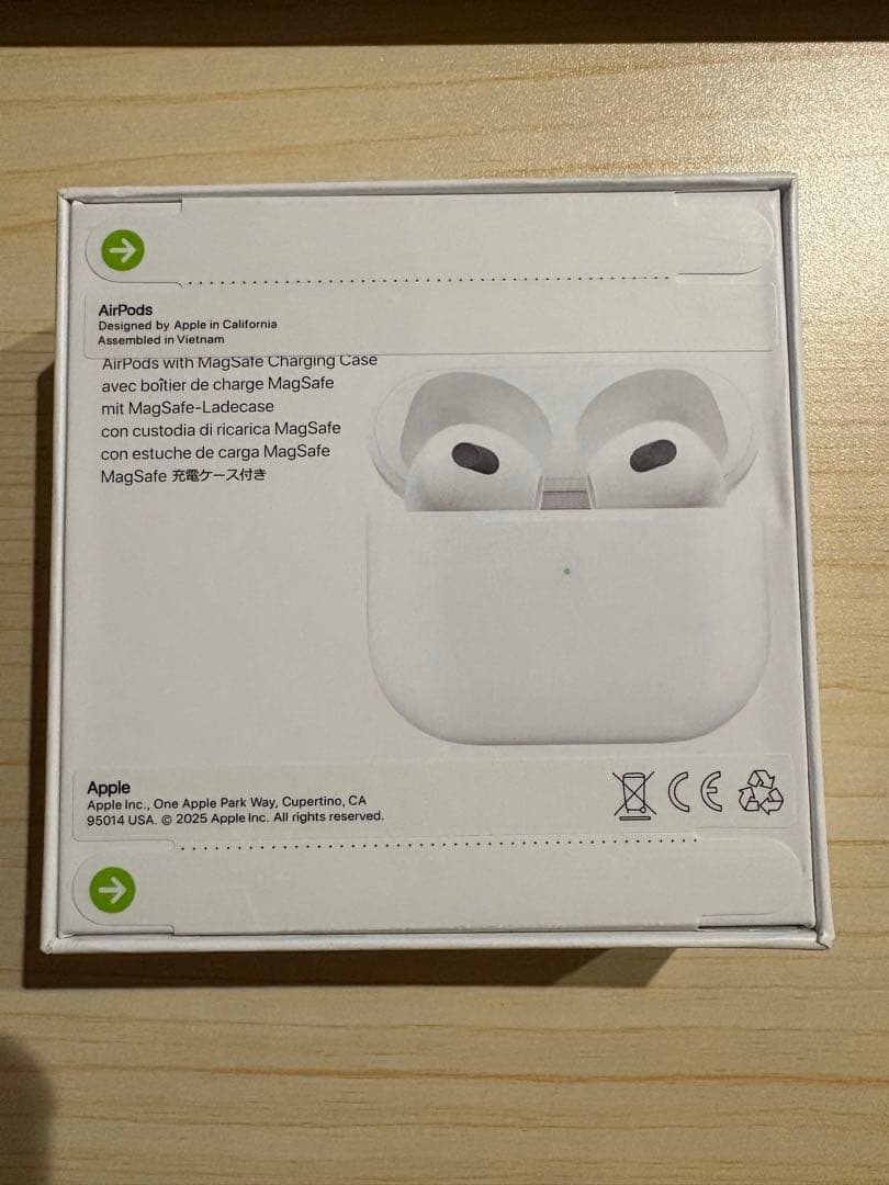 イヤホン AirPods with MagSafe Charging Case