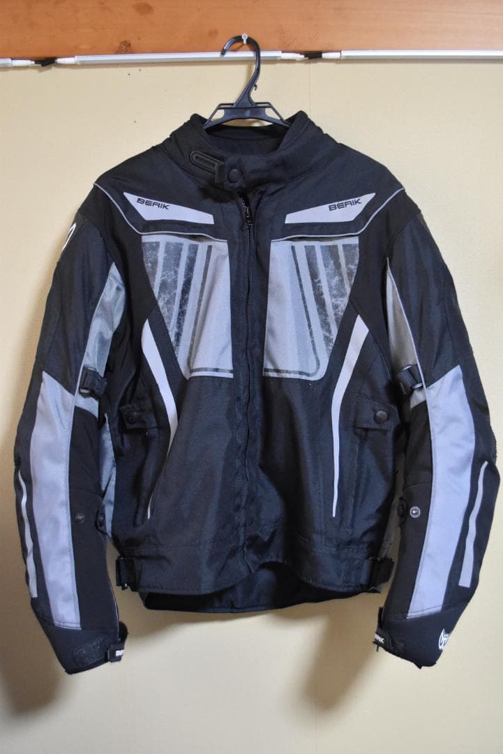 h*o様 BERIK バイク用プロテクターナイロンジャケット 黒/グレー　サイズ