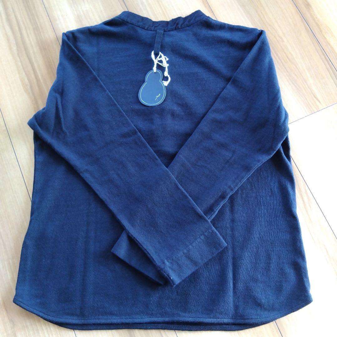 パラスパレス　 長袖Tシャツ 　ボタン付き