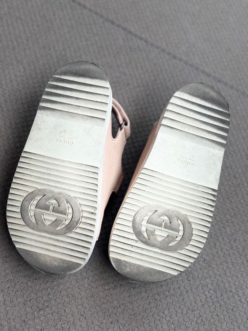GUCCI 36サイズ　ピンクスポーツサンダル