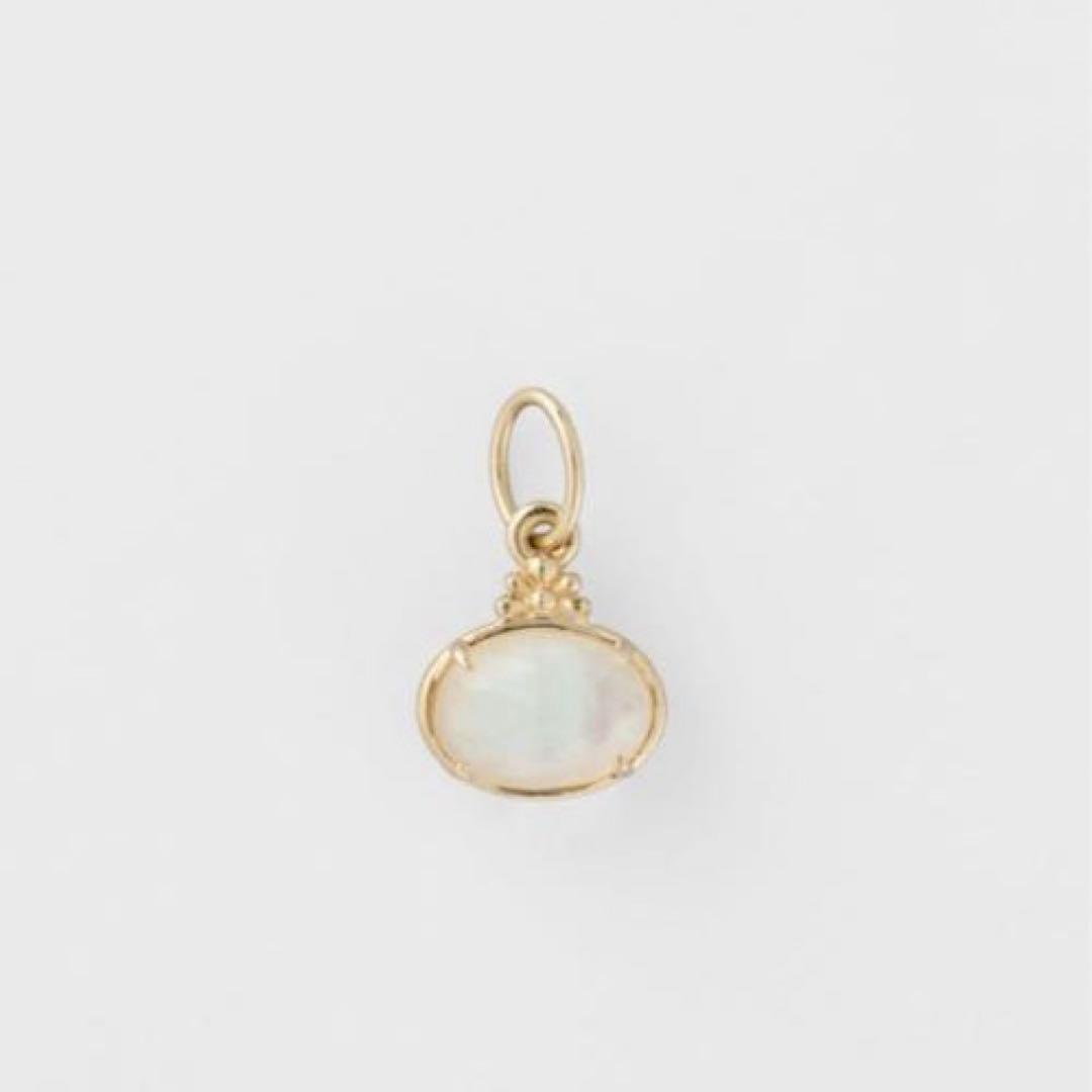 美品 agete シェル／クォーツチャーム