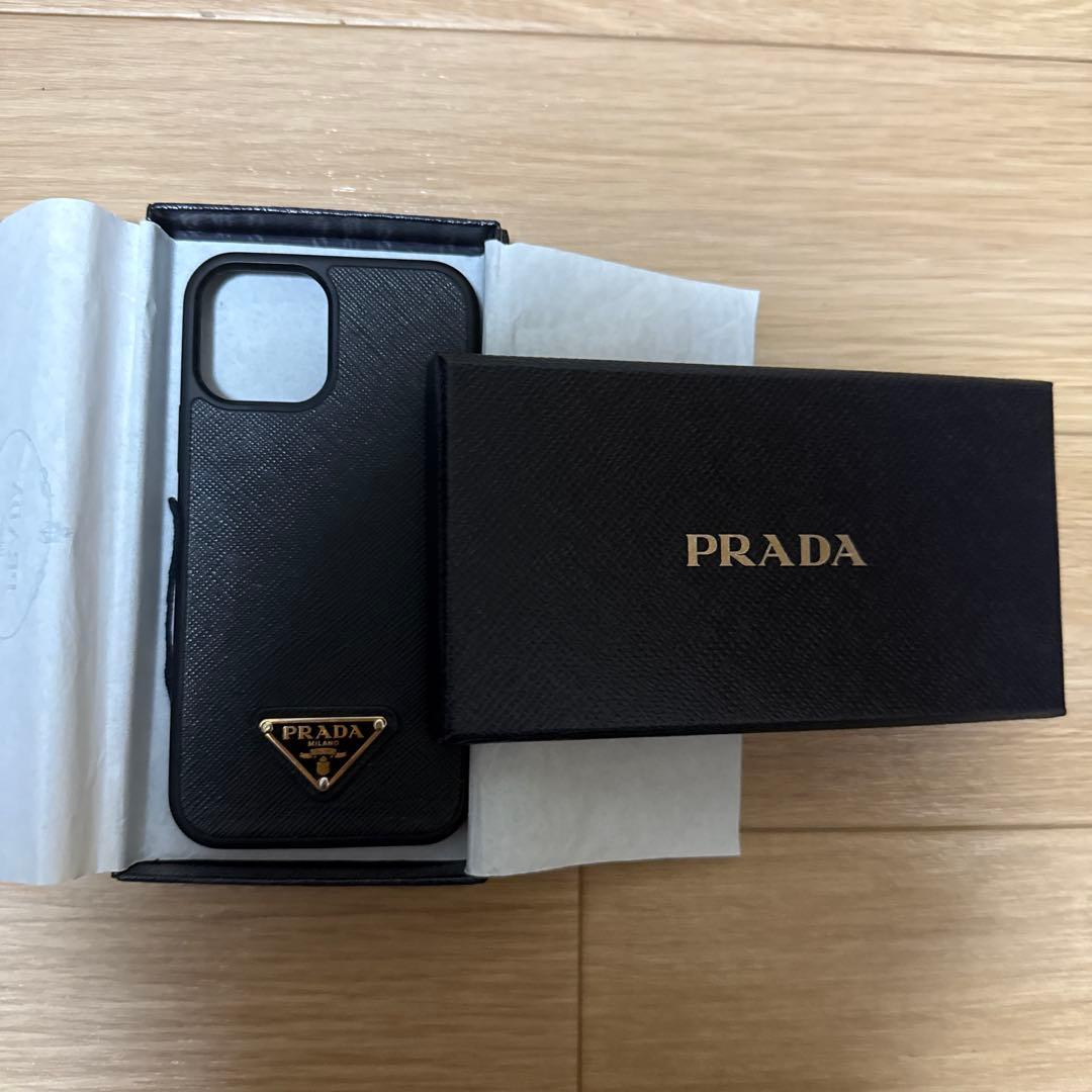 PRADA iPhone12,13,14 ケース