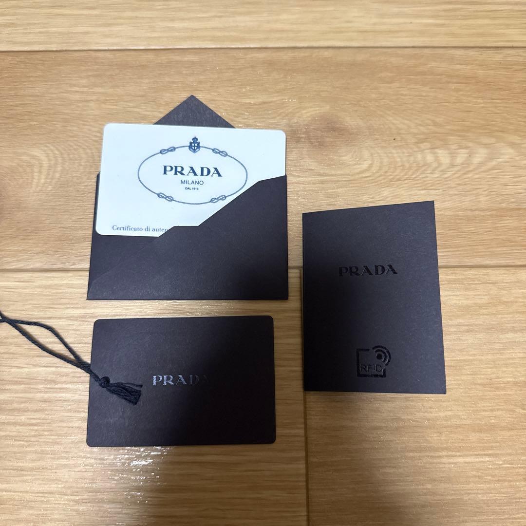 PRADA iPhone12,13,14 ケース