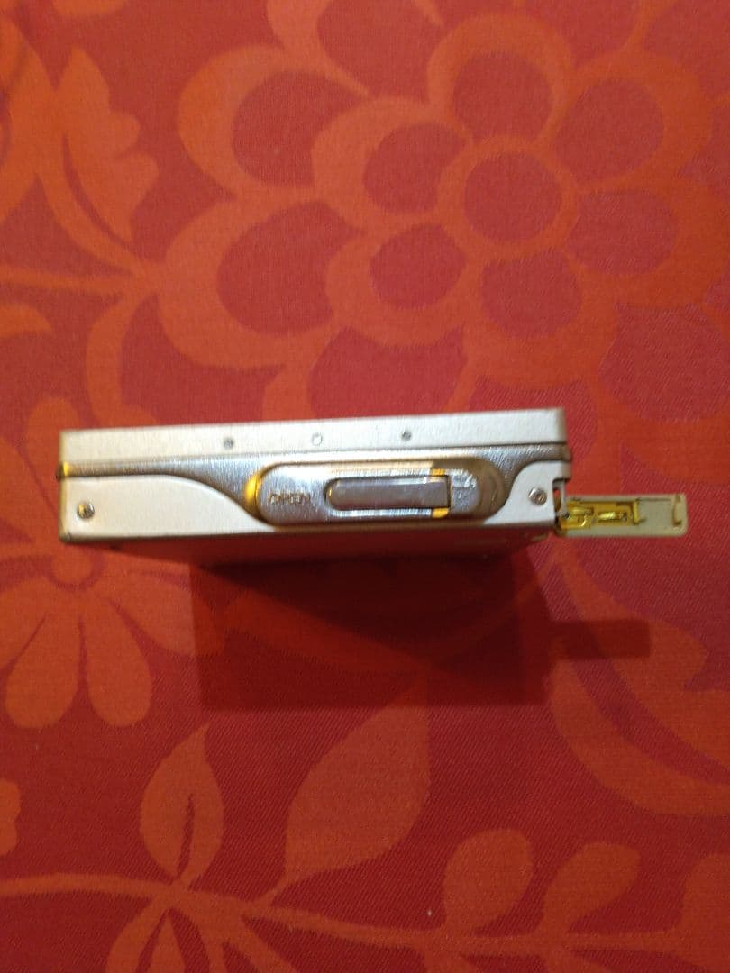 ◆◇ソニー SONY MDウォークマンMZ-R909 録音・再生 動作品◆◇