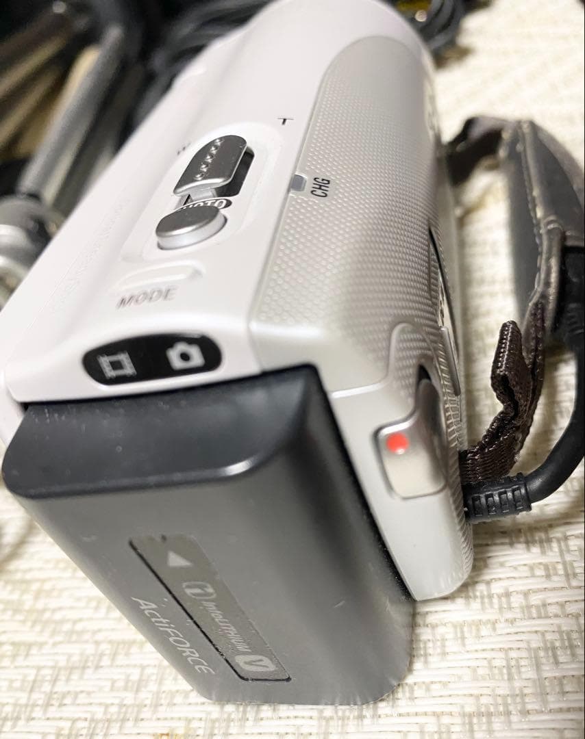 Sony HD-CX270ハンディカム 本体＋三脚2本付き