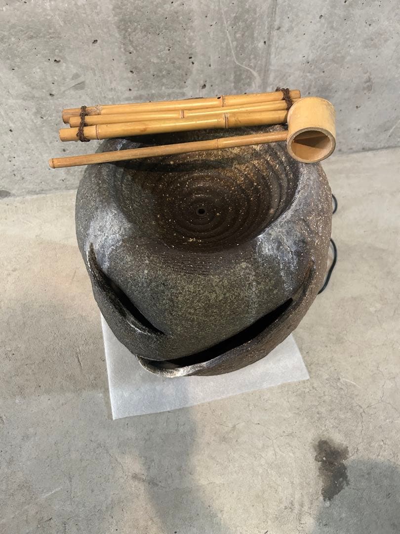 パピ子‼️信楽焼　湧き水つくばい