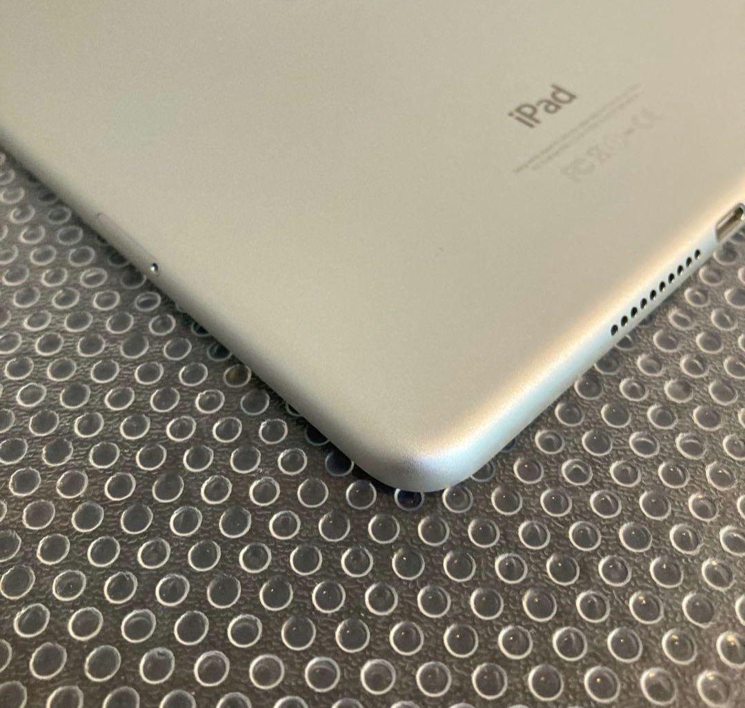 iPad mini 4 32GB SIMフリー 美品