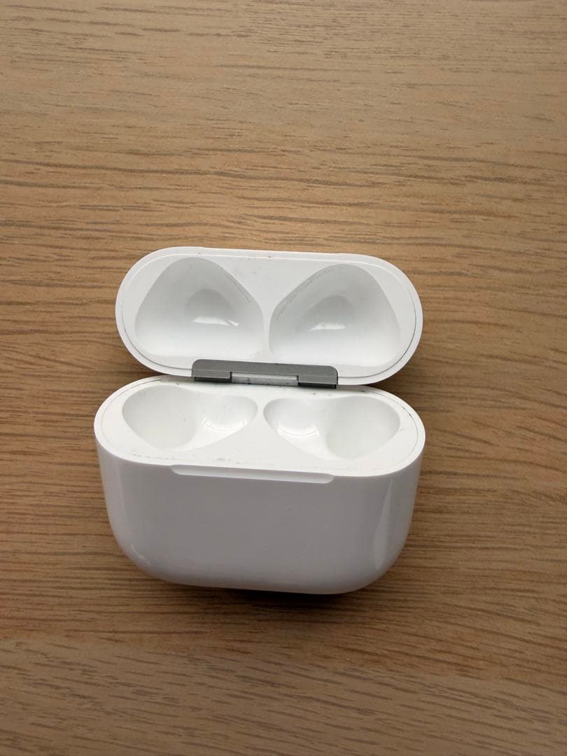 p*8様 AirPods 4 ANC 本体