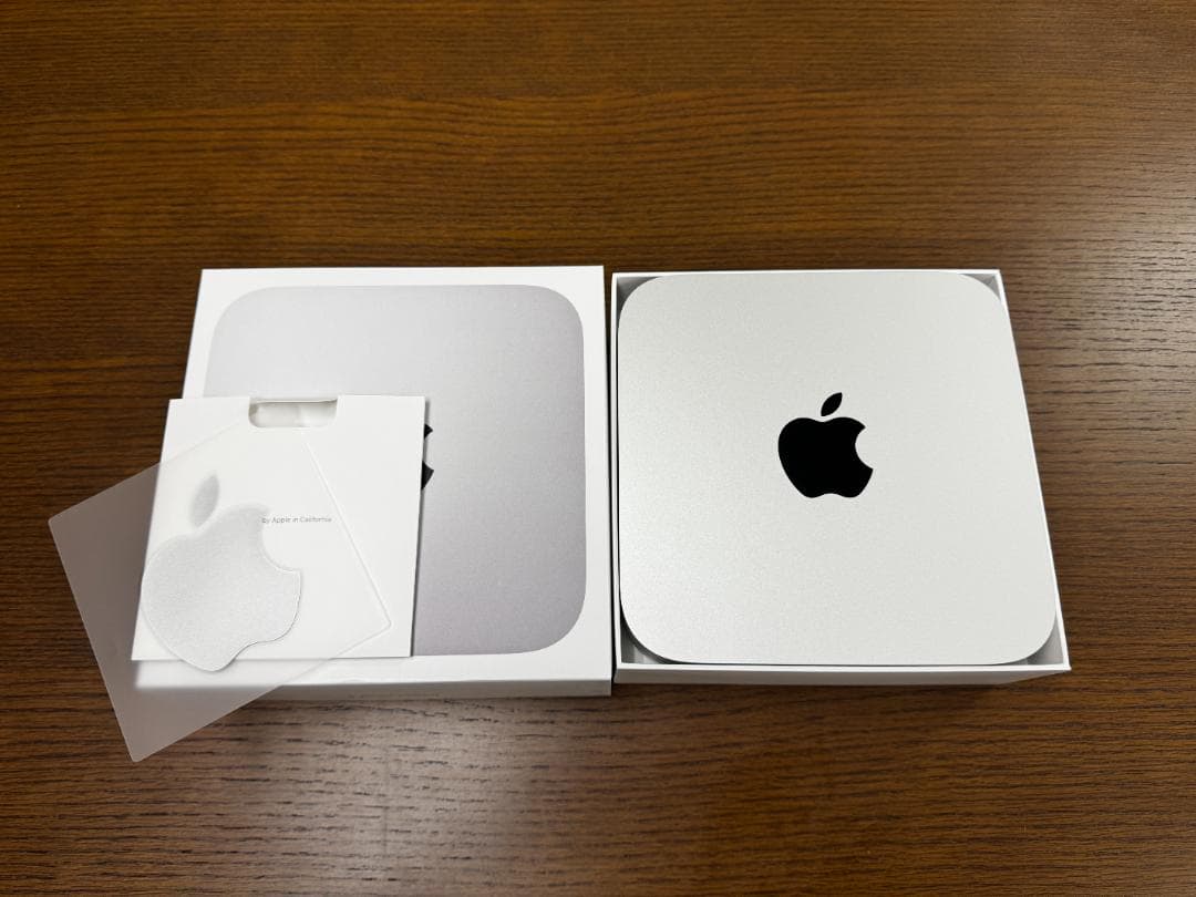 Mac mini（+ Magic Keyboard & Trackpad）