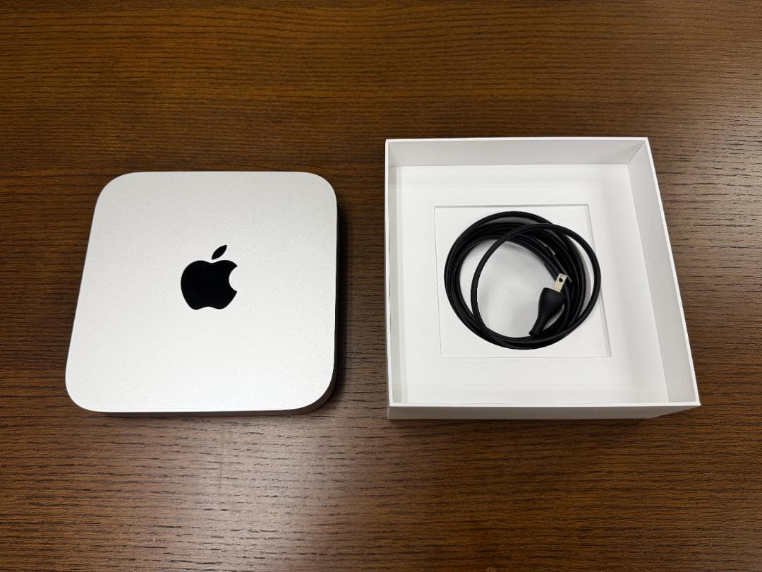 Mac mini（+ Magic Keyboard & Trackpad）