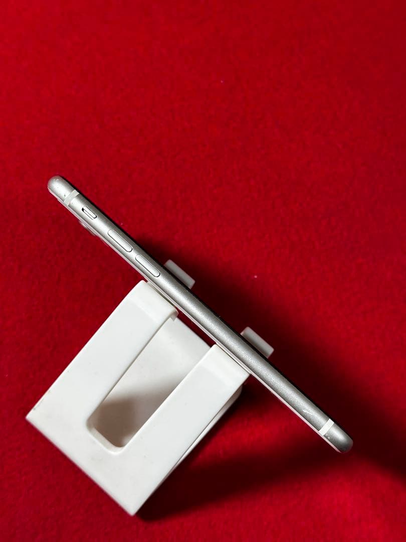 【8350】iPhone SE3第3世代スターライト 64GB simフリー