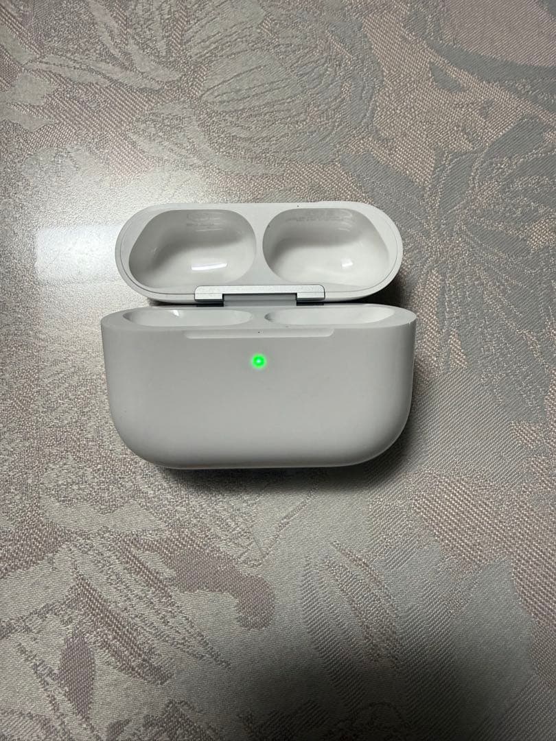 美品！AirPods Pro 3 充電ケース付き