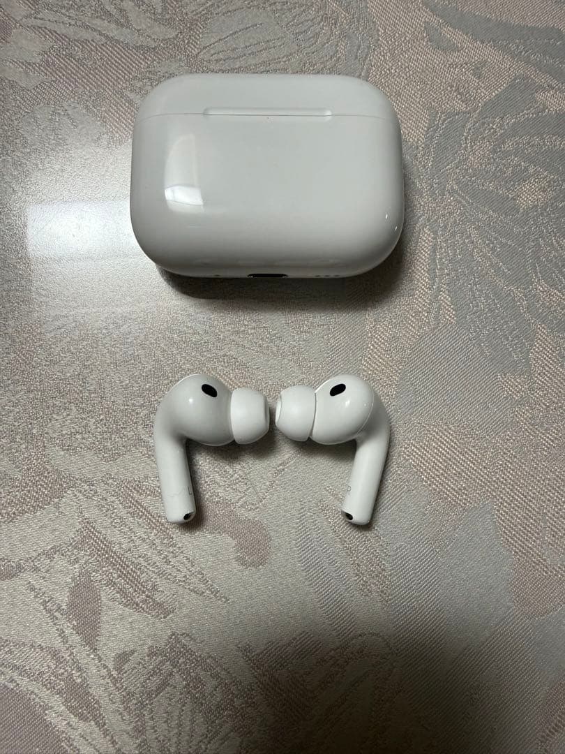 美品！AirPods Pro 3 充電ケース付き