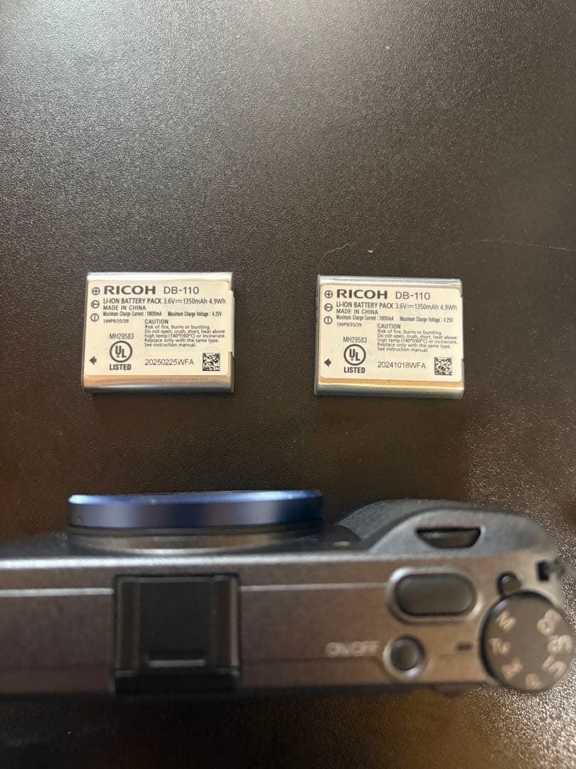 【ほぼ新品、バッテリー2つ】RICOH GR IIIx