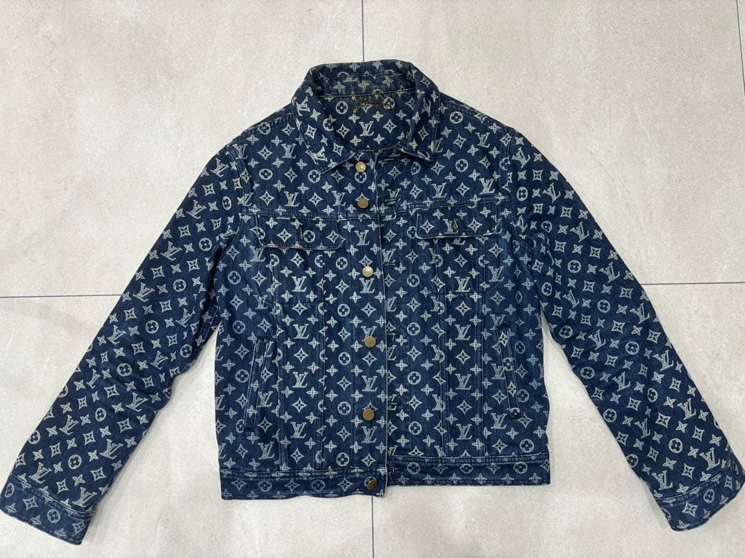 未使用に近いです　Louis Vuitton モノグラムデニムジャケット