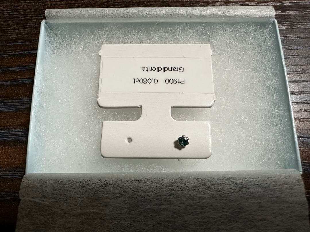 気まぐれ☆もか様 グランディディエライトピアス