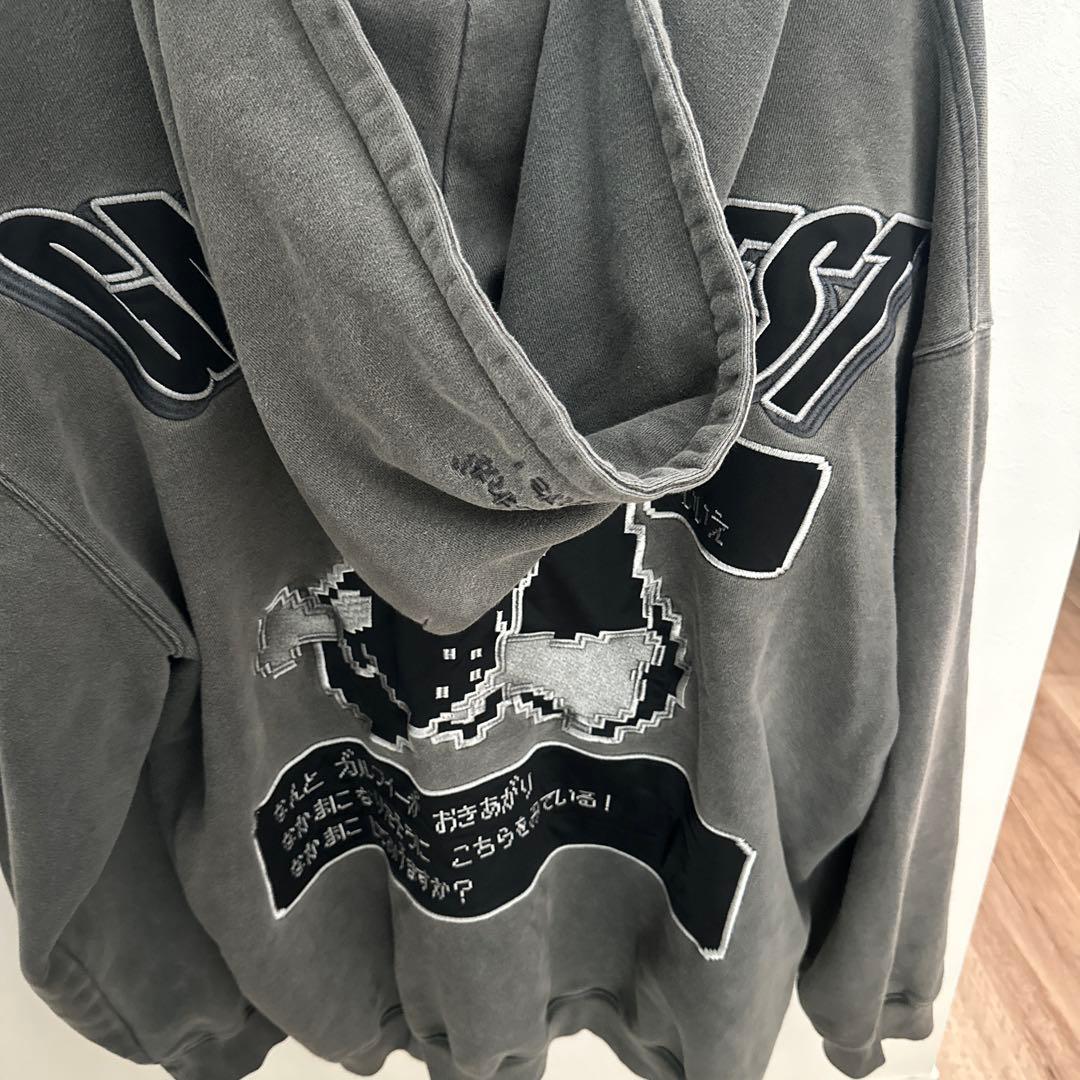 GALFY QUEST 犬刺繍 グレー パーカー