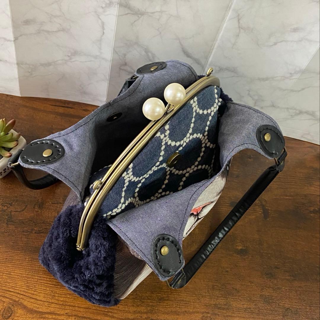 m*e様 コヤンイサムチョン【あおりポケット付き がま口バッグ】猫型バッグ ハン