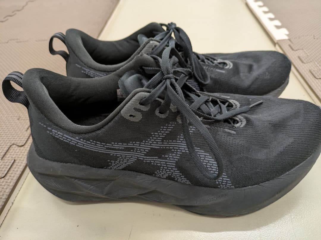 【希少サイズセール‼️】アシックス ノヴァブラスト5　27.0cm