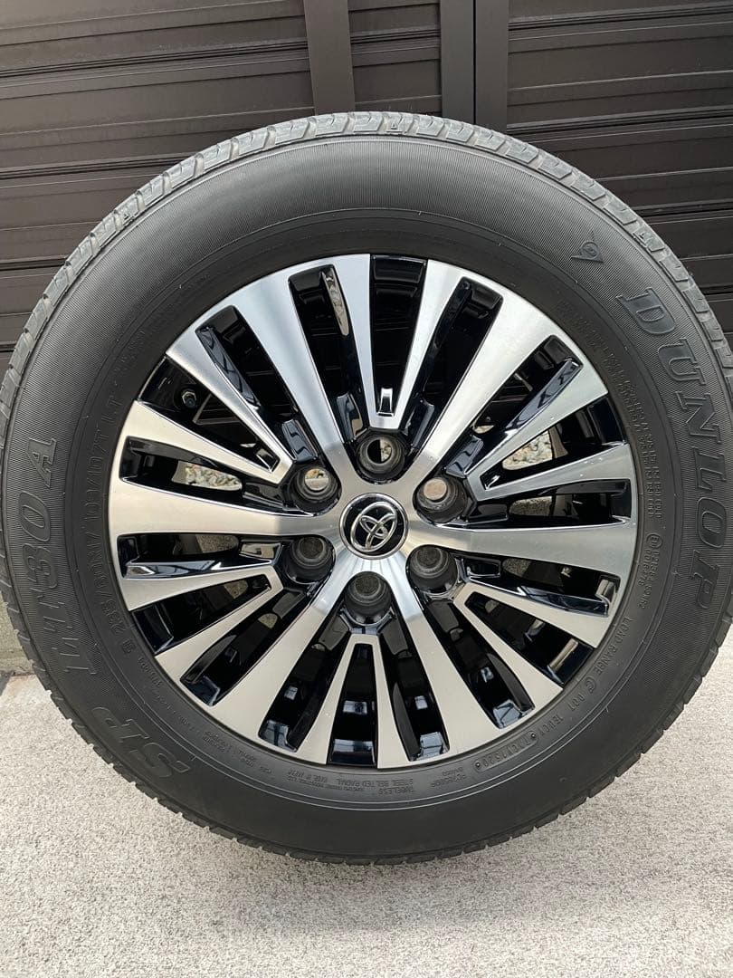 トヨタ　グランエース　純正 17インチ ホイールセット