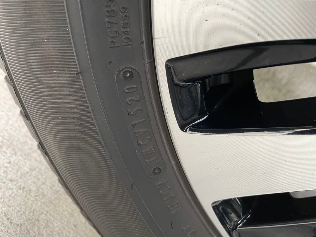 トヨタ　グランエース　純正 17インチ ホイールセット