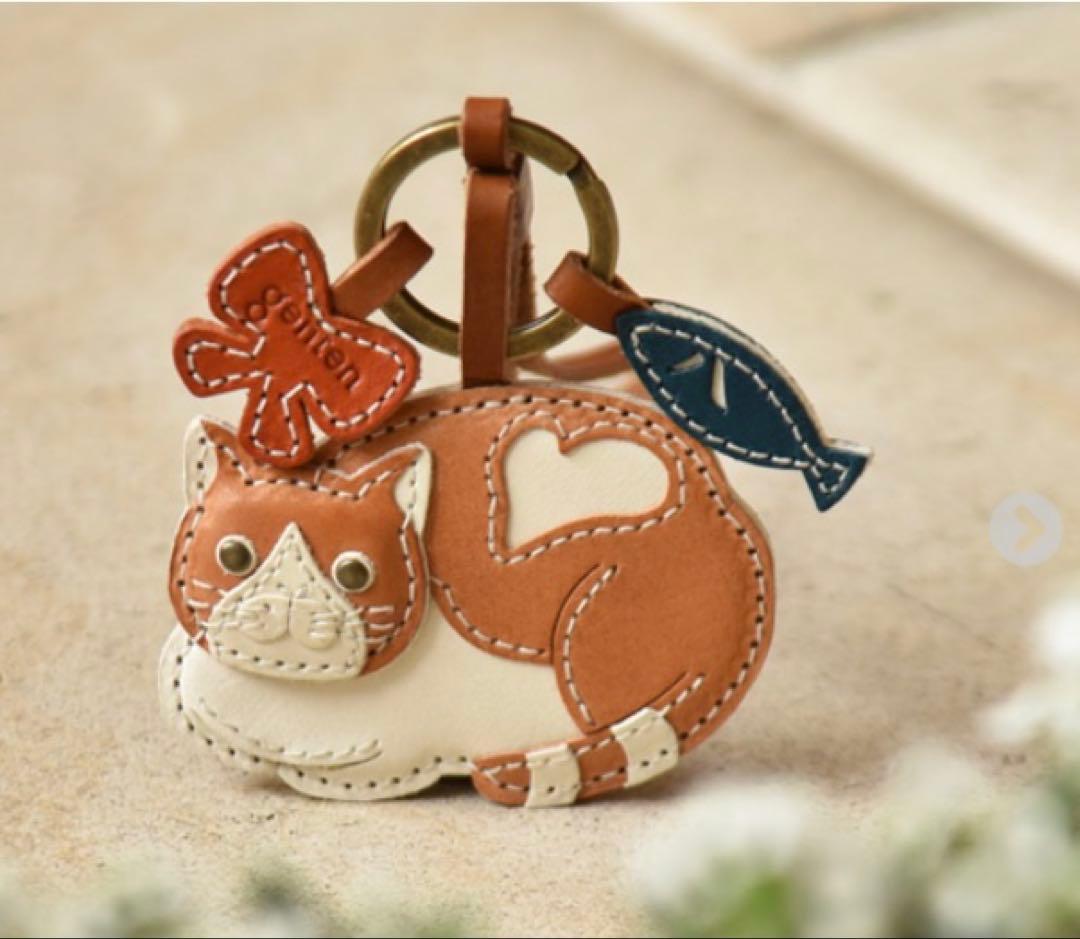 genten チャーム　　　ワクワクチャーム…茶白ハチワレ