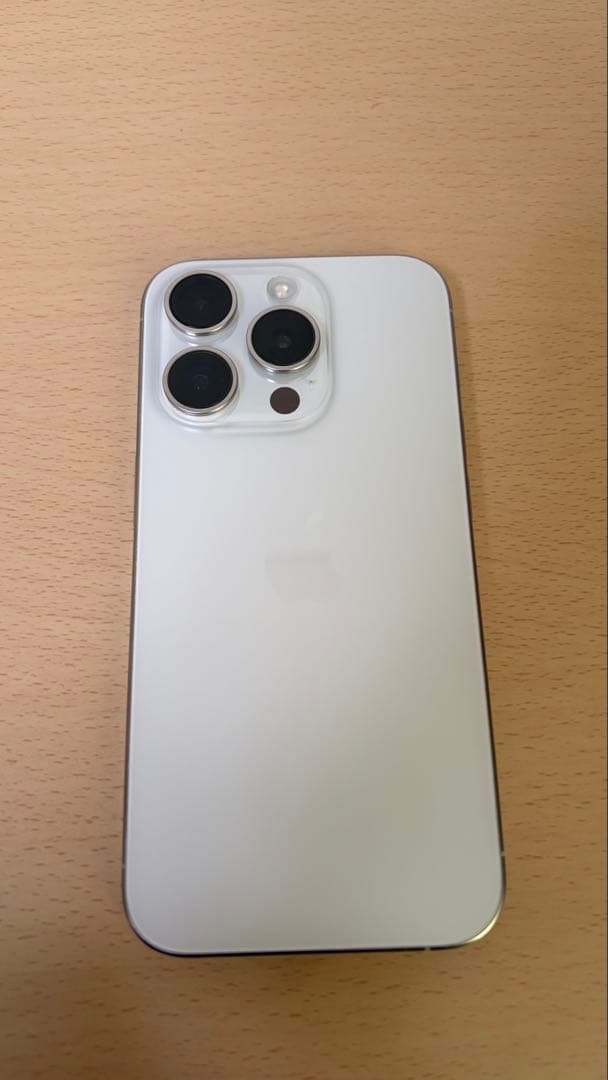 k*o様 iPhone 15 Pro ホワイトチタニウム 256GB SIMフリ