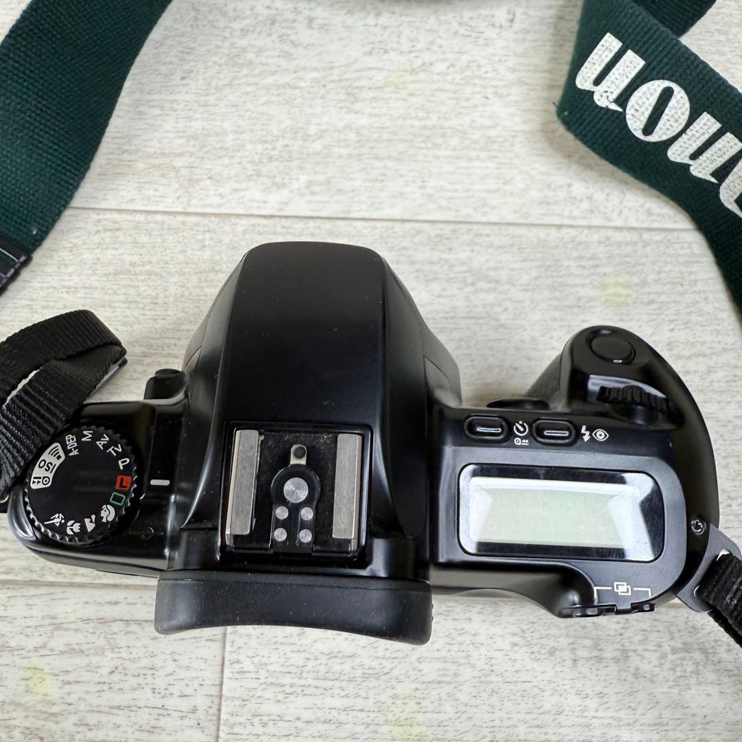 Canoni EOS Kiss カメラ　フィルム一眼レフタムロンズーム付き