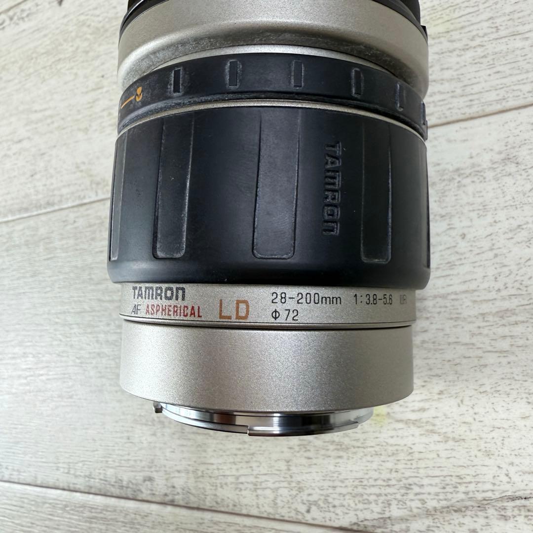 Canoni EOS Kiss カメラ　フィルム一眼レフタムロンズーム付き