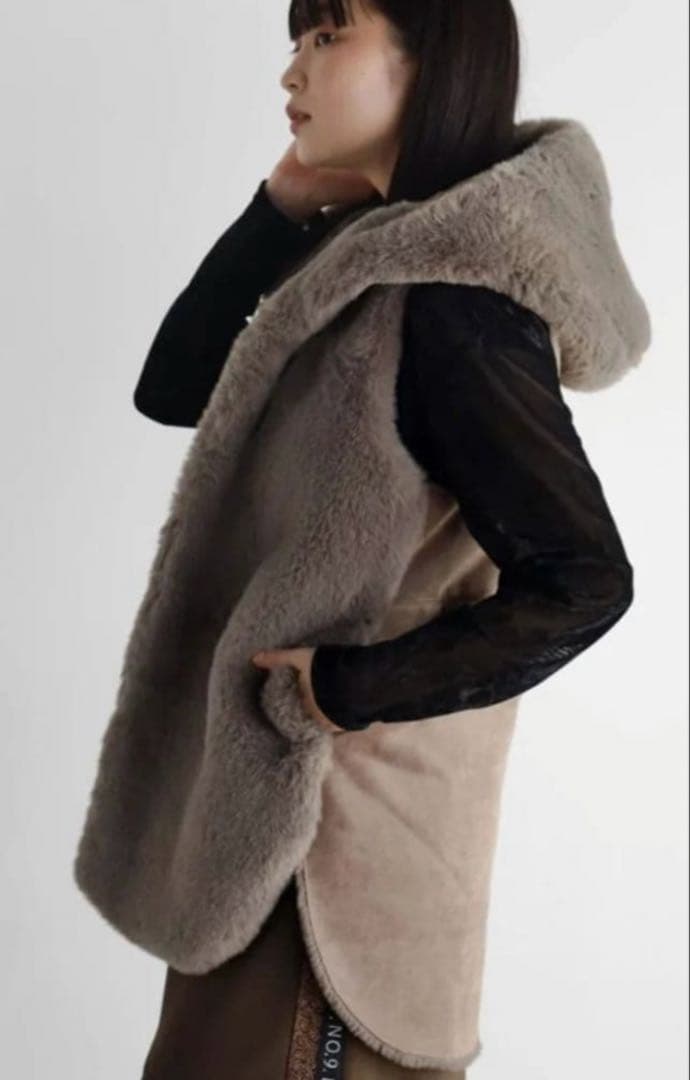 新品　タグ付き　ベルドルージュ　フーデッド　ファーベスト　定価25300円