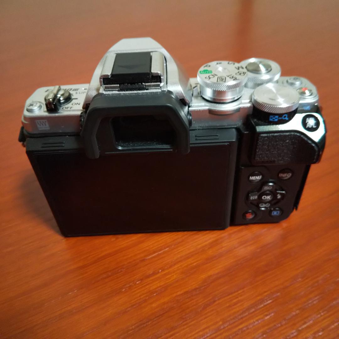 Olympus OM-D E-M10 Mark Ⅲ EZダブルズームキット