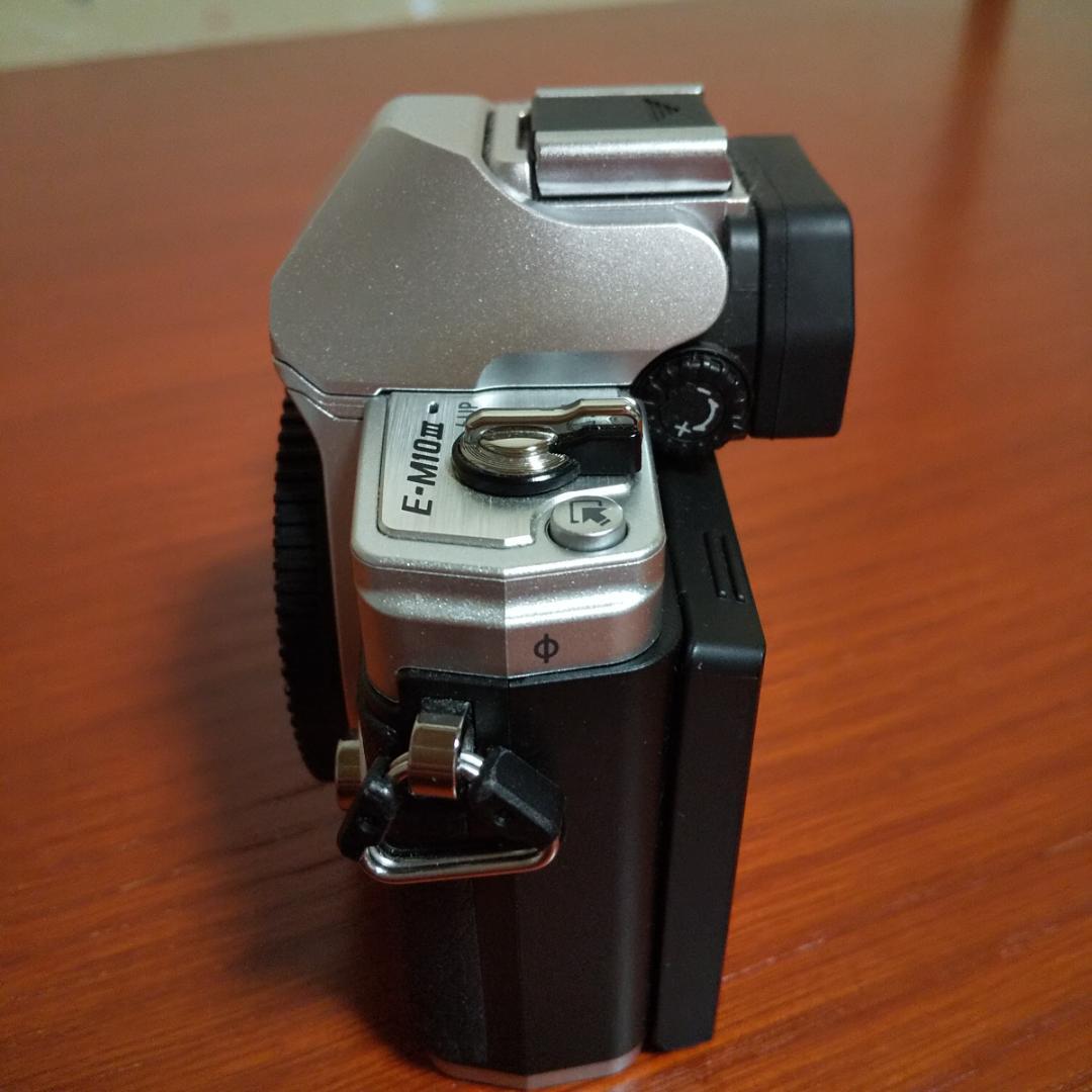 Olympus OM-D E-M10 Mark Ⅲ EZダブルズームキット