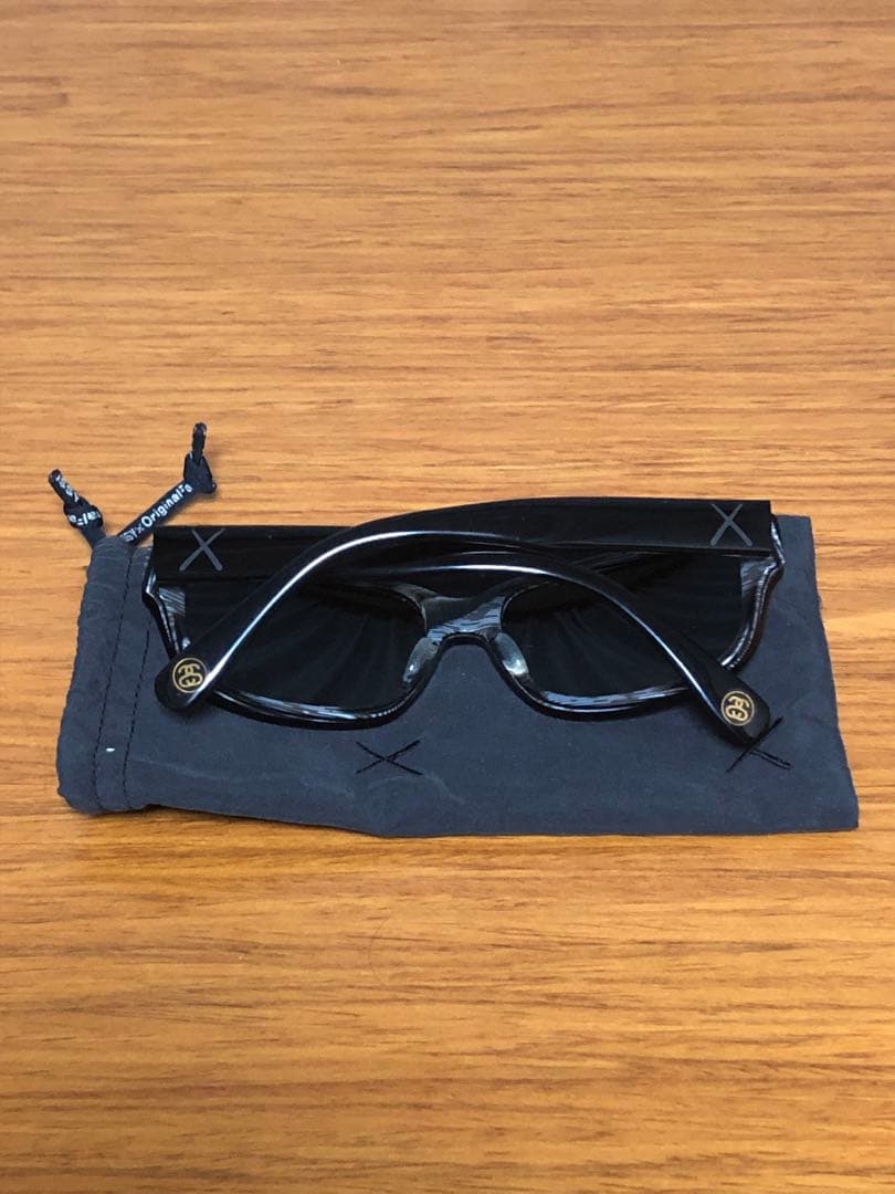 Original Fake STUSSY サングラス KAWS GLASSES