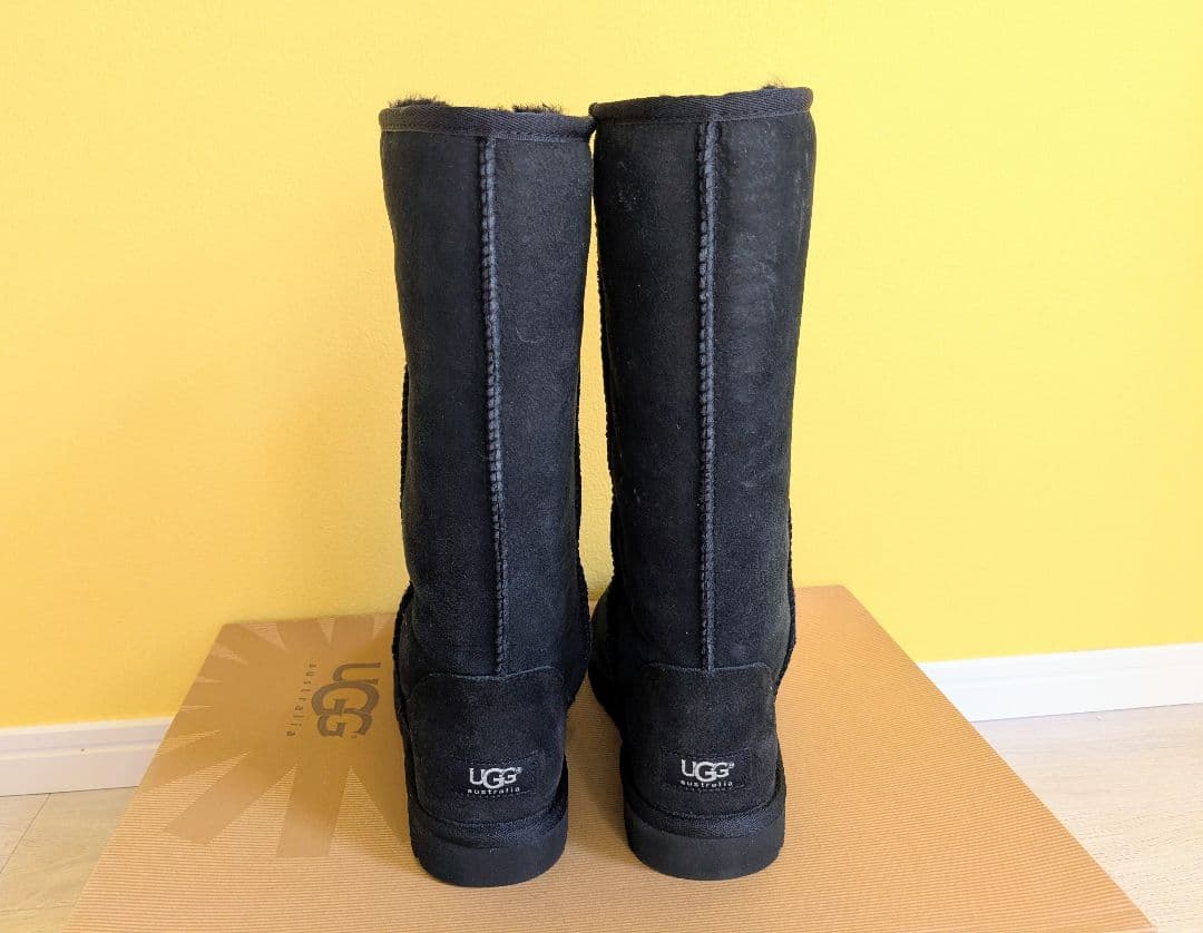 UGG レディースムートンブーツ　 黒　25.0 classic tall