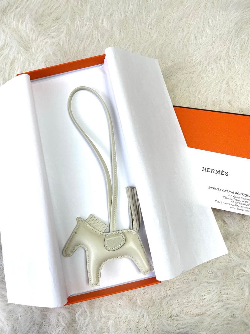 【希少】HERMES ロデオ、ペガサスチャーム タッチ　クレ白