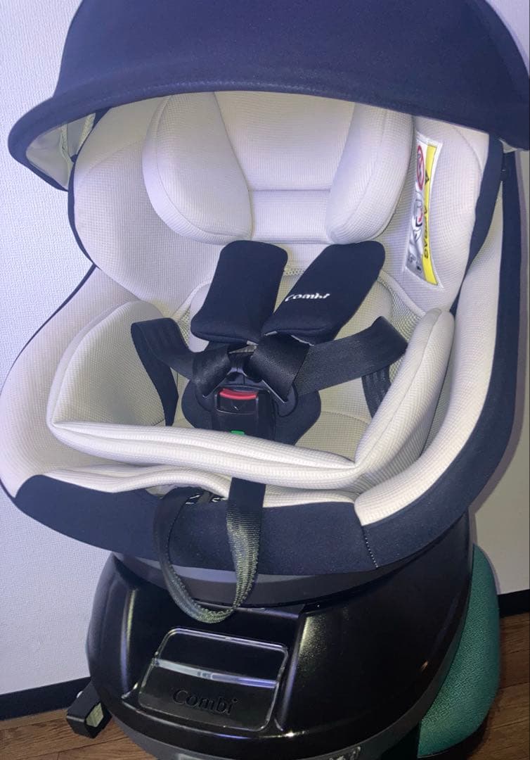 コンビ⭐️クルムーブスマートライト クリーニング済ISOFIX チャイルドシート